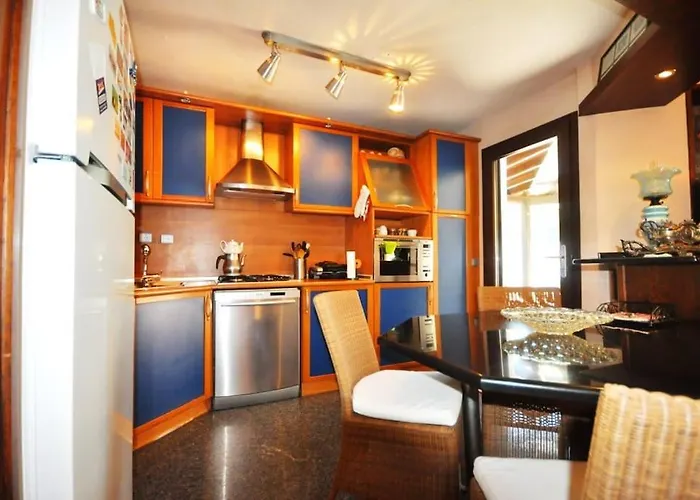 Merkezde Muestakil Havuzlu Bodrum