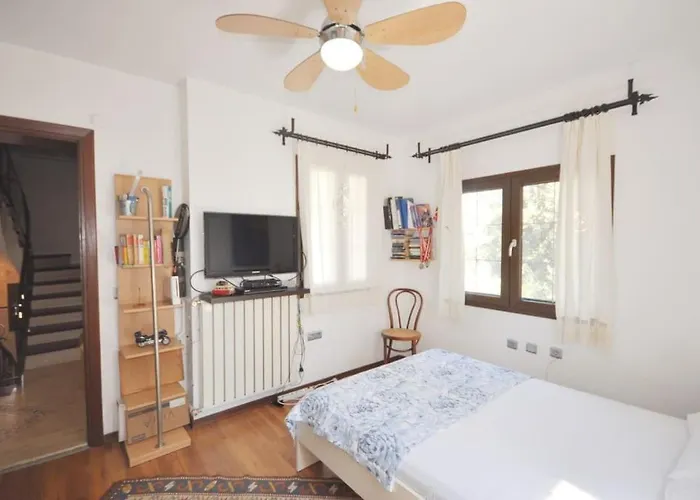 Merkezde Muestakil Havuzlu Vila Bodrum