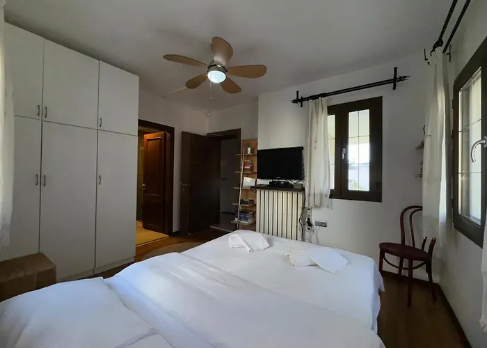 Merkezde Muestakil Havuzlu Villa