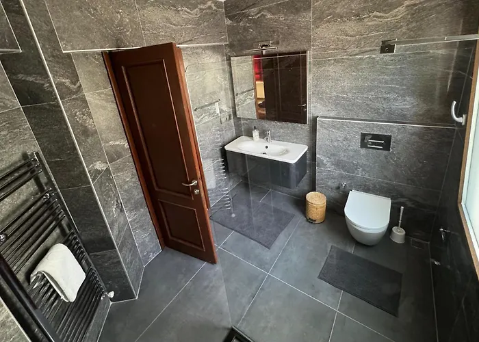 Merkezde Muestakil Havuzlu Villa *