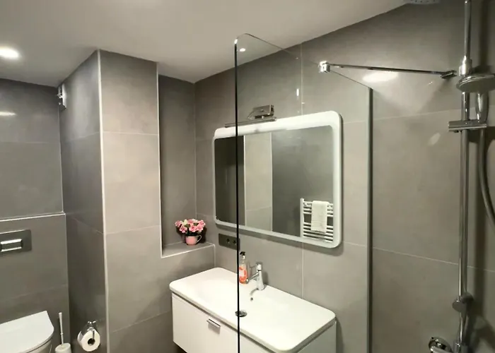 Merkezde Muestakil Havuzlu Villa