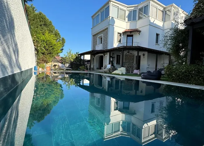 Vila Merkezde Muestakil Havuzlu Bodrum