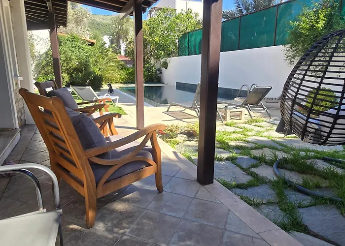 Merkezde Muestakil Havuzlu Villa *