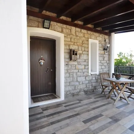 Villa Merkezde Muestakil Havuzlu