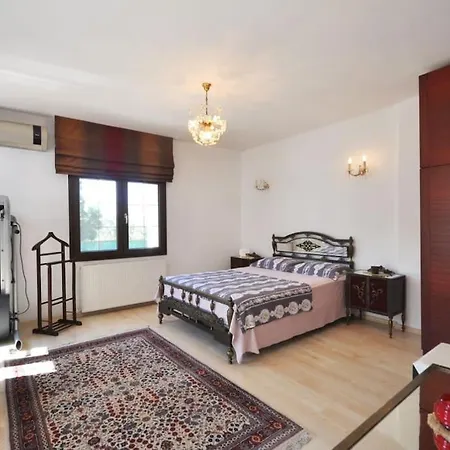 Villa Merkezde Muestakil Havuzlu