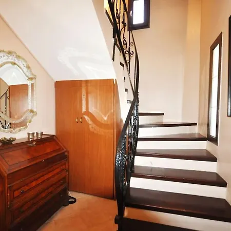 Villa Merkezde Muestakil Havuzlu