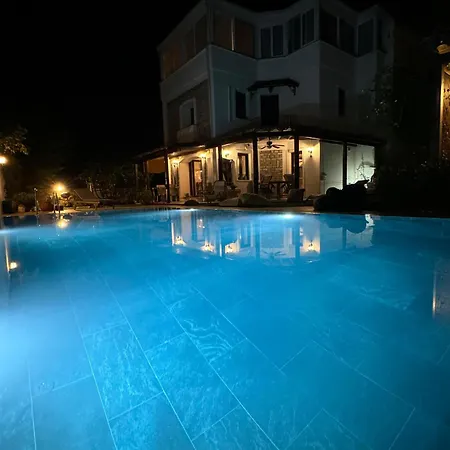 Villa Merkezde Muestakil Havuzlu