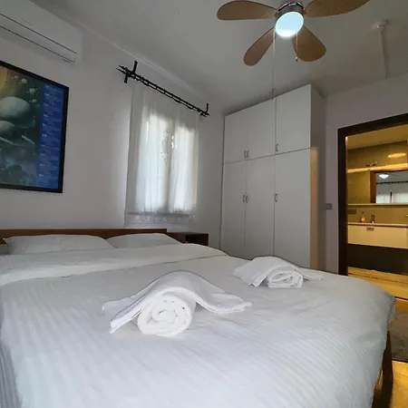 Villa Merkezde Muestakil Havuzlu