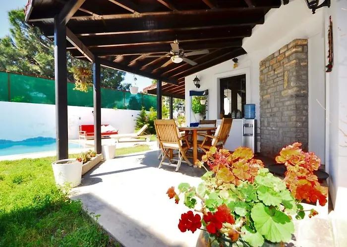 Villa Merkezde Müstakil Havuzlu *