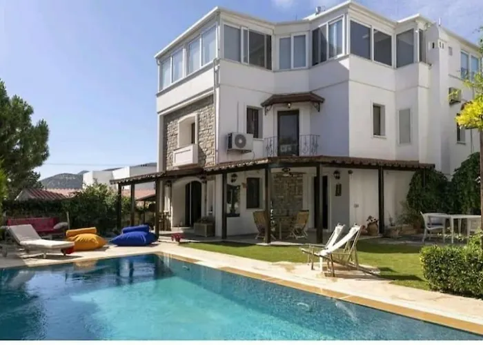 Merkezde Müstakil Havuzlu *