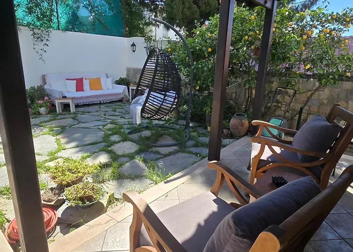 Villa Merkezde Müstakil Havuzlu *