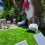 Merkezde Muestakil Havuzlu