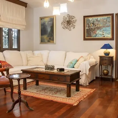 Merkezde Muestakil Havuzlu * 博德鲁姆