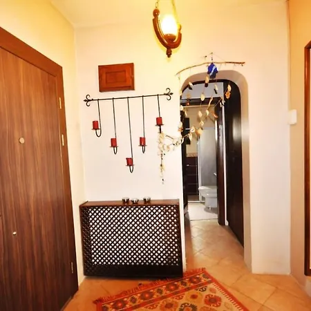 Merkezde Muestakil Havuzlu 别墅